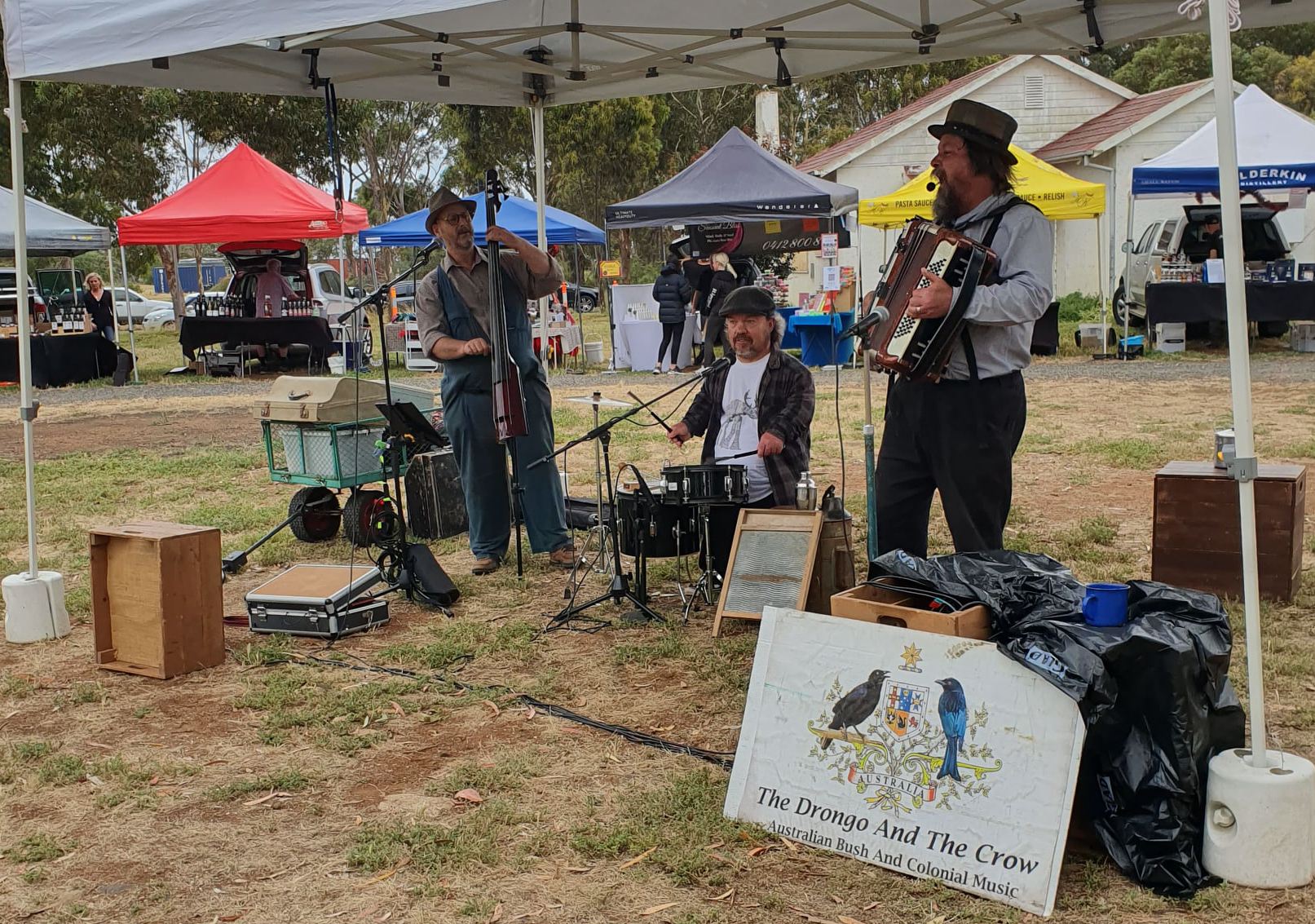 Live music & fun community atmosphere